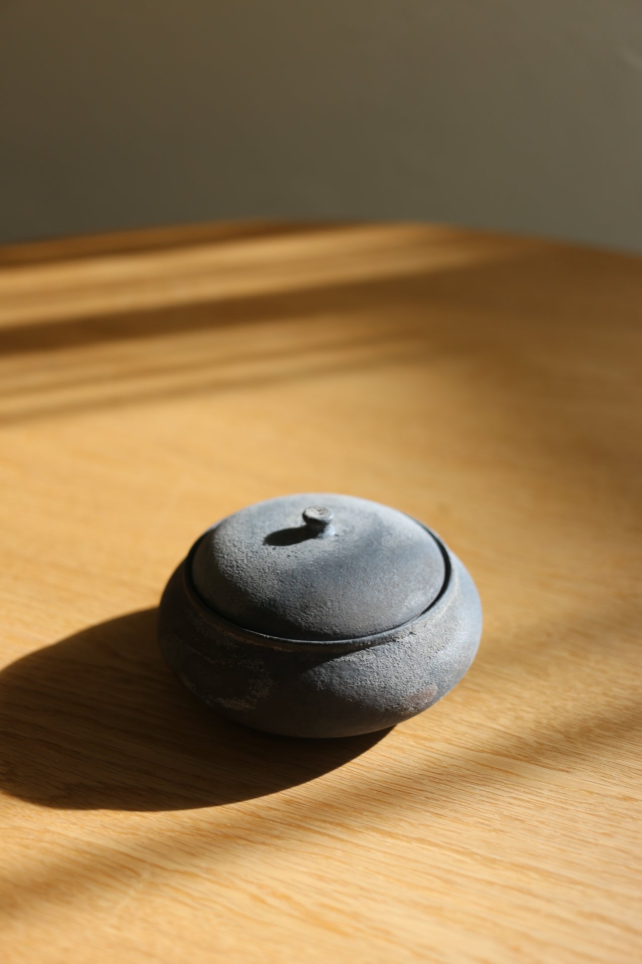 【鏡原愛莉 Airi Kagamihara】蓋物B Vessel with a lid