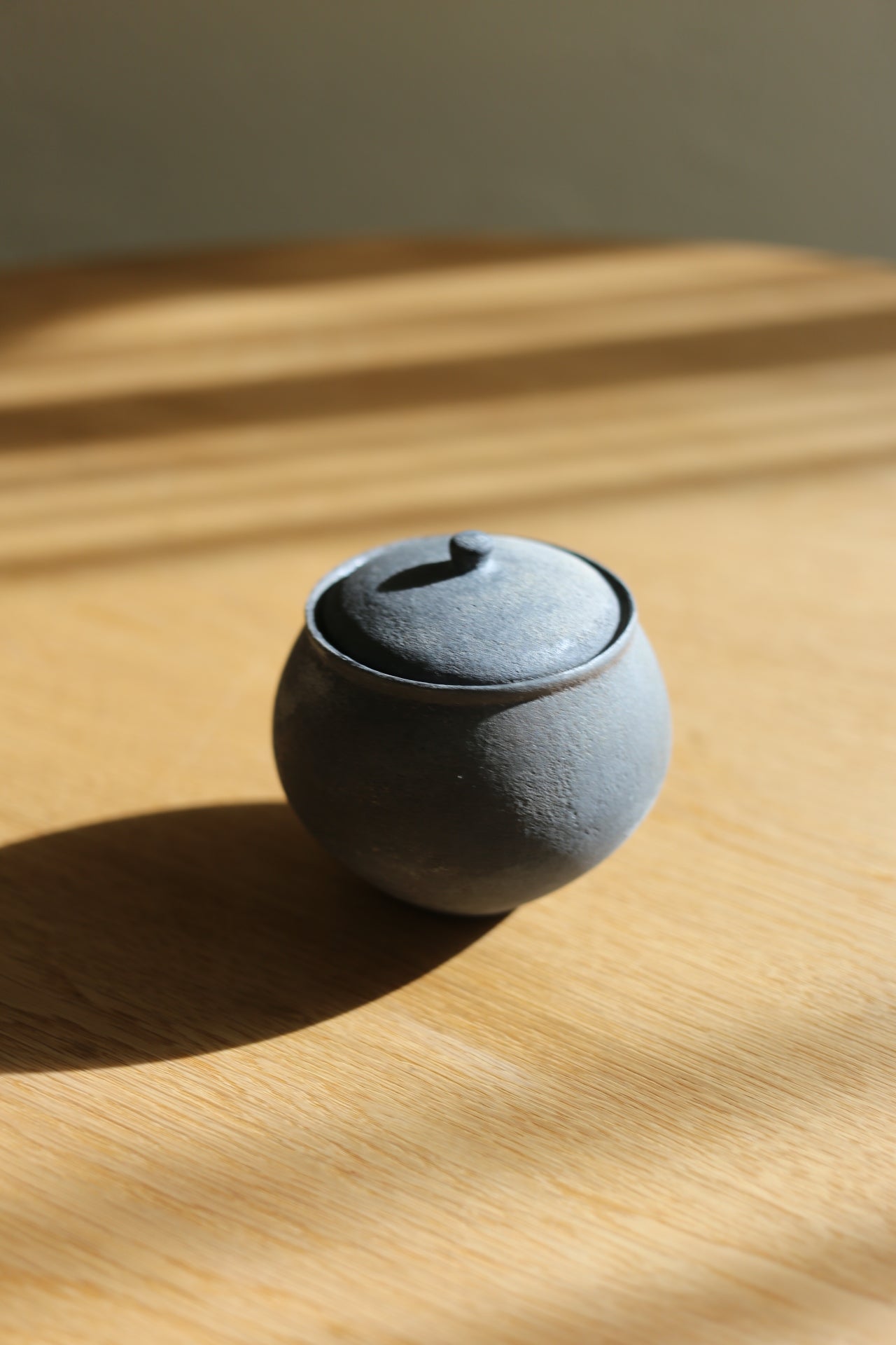 【鏡原愛莉 Airi Kagamihara】蓋物A Vessel with a lid