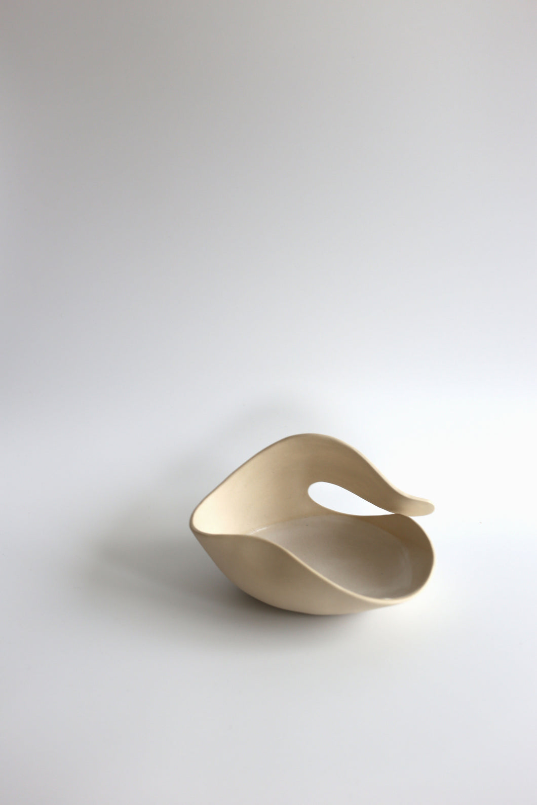 【éphēlis】Holding bowl C